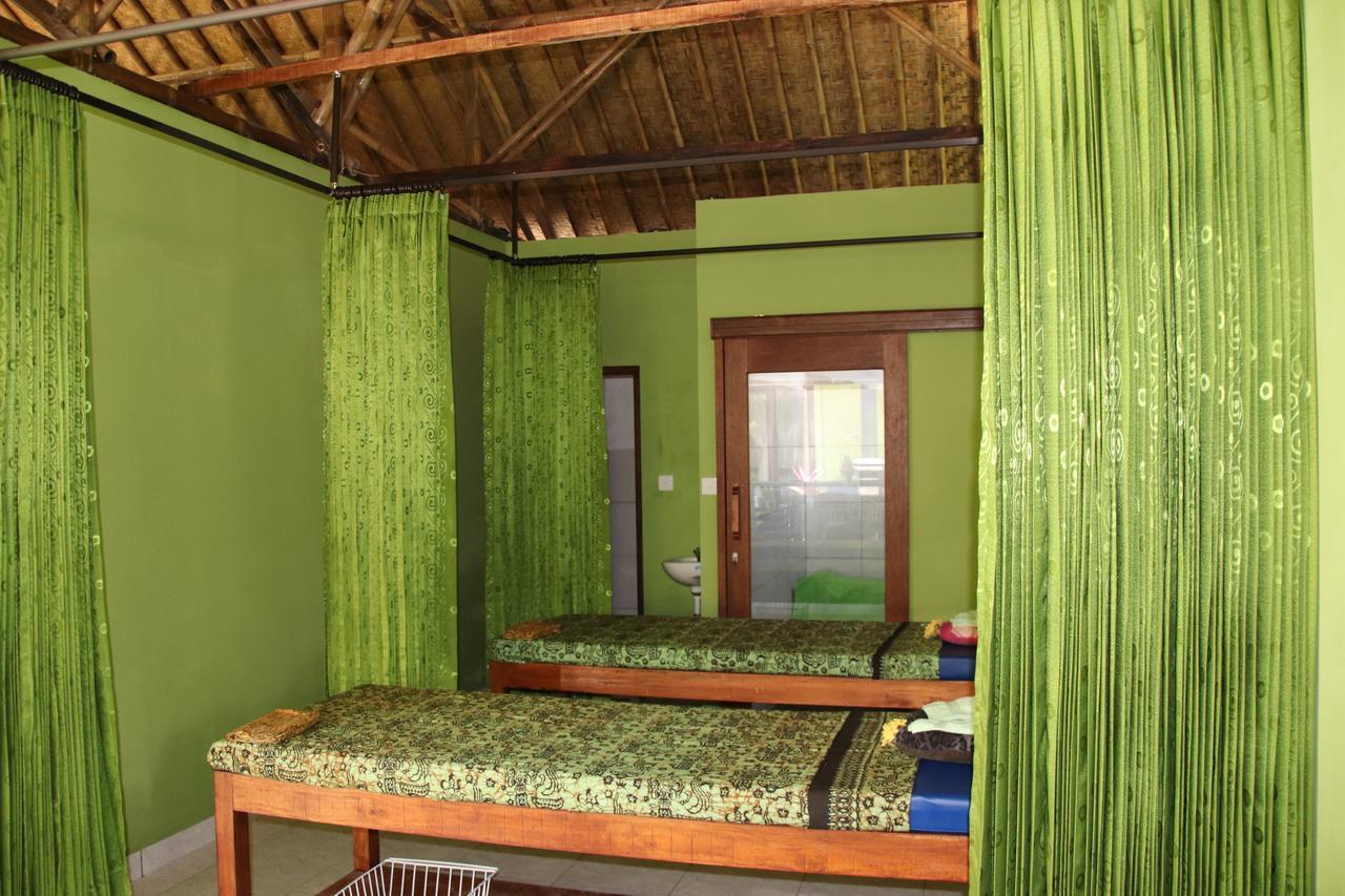 Taman Sandat Amed Екстериор снимка